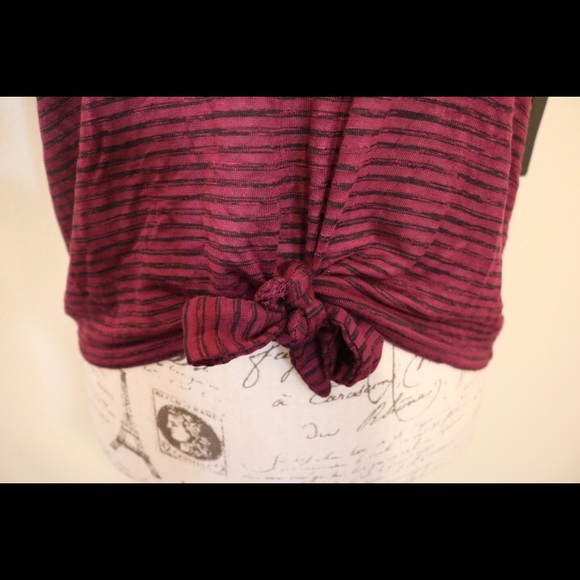 New with tags Off shoulder cut out v-neck takara - Picture 5 of 8